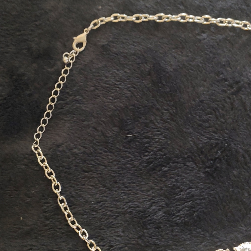 Pearls/Rhinestone Necklace - Picture 5 of 6